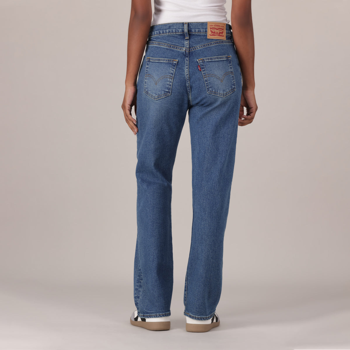 LEVI'S® WOMEN'S EASY DAD JEANS - MED INDIGO - WORN IN