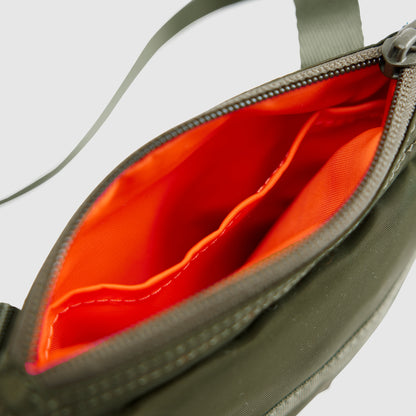 LEVI'S® MEN'S MISSION BAY CROSSBODY POUCH - GREEN