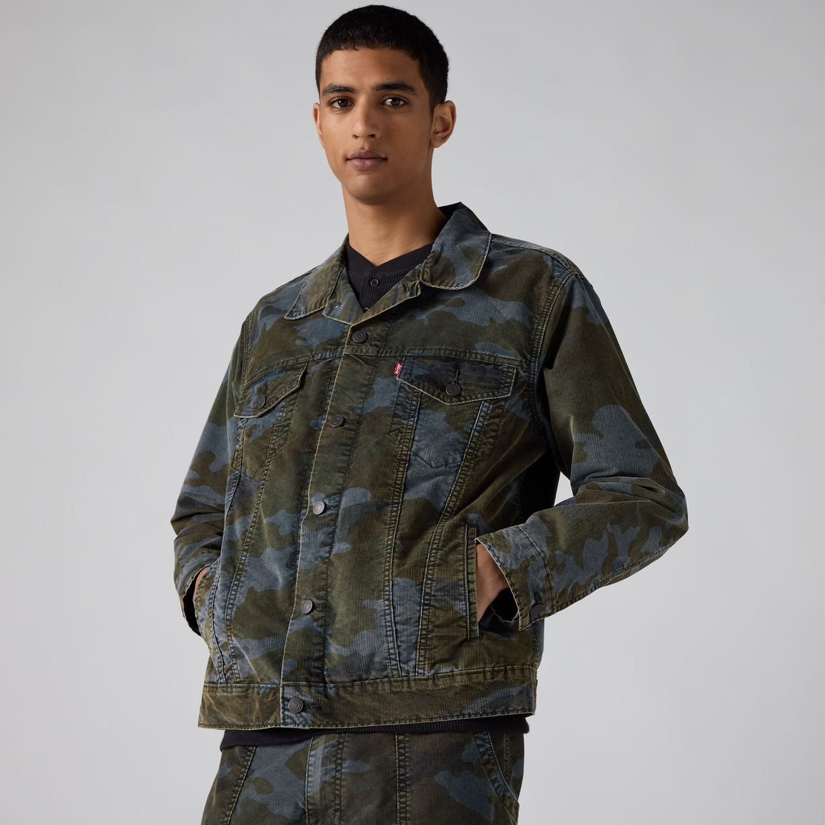 LEVI'S® MEN'S RELAXED TRUCKER JACKET - MULTI-COLOR