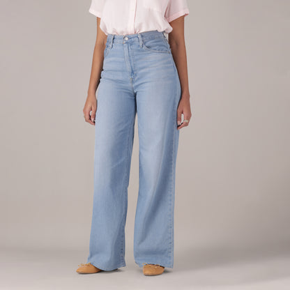LEVI'S® WOMEN'S CINCH BAGGY JEANS - LIGHT INDIGO - WORN IN