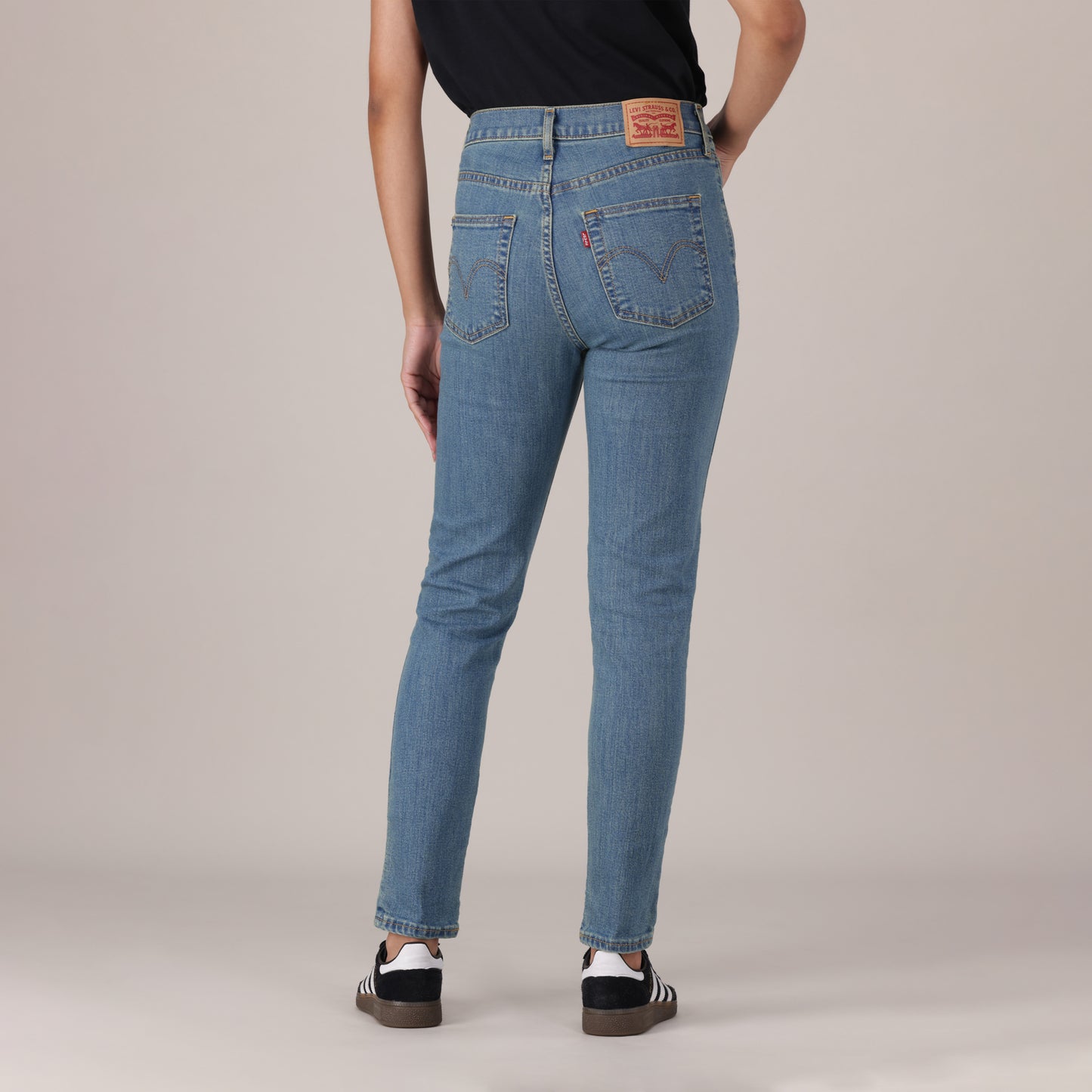 LEVI'S® WOMEN'S 720 HIGH-RISE SUPER SKINNY JEANS - MED INDIGO - WORN IN