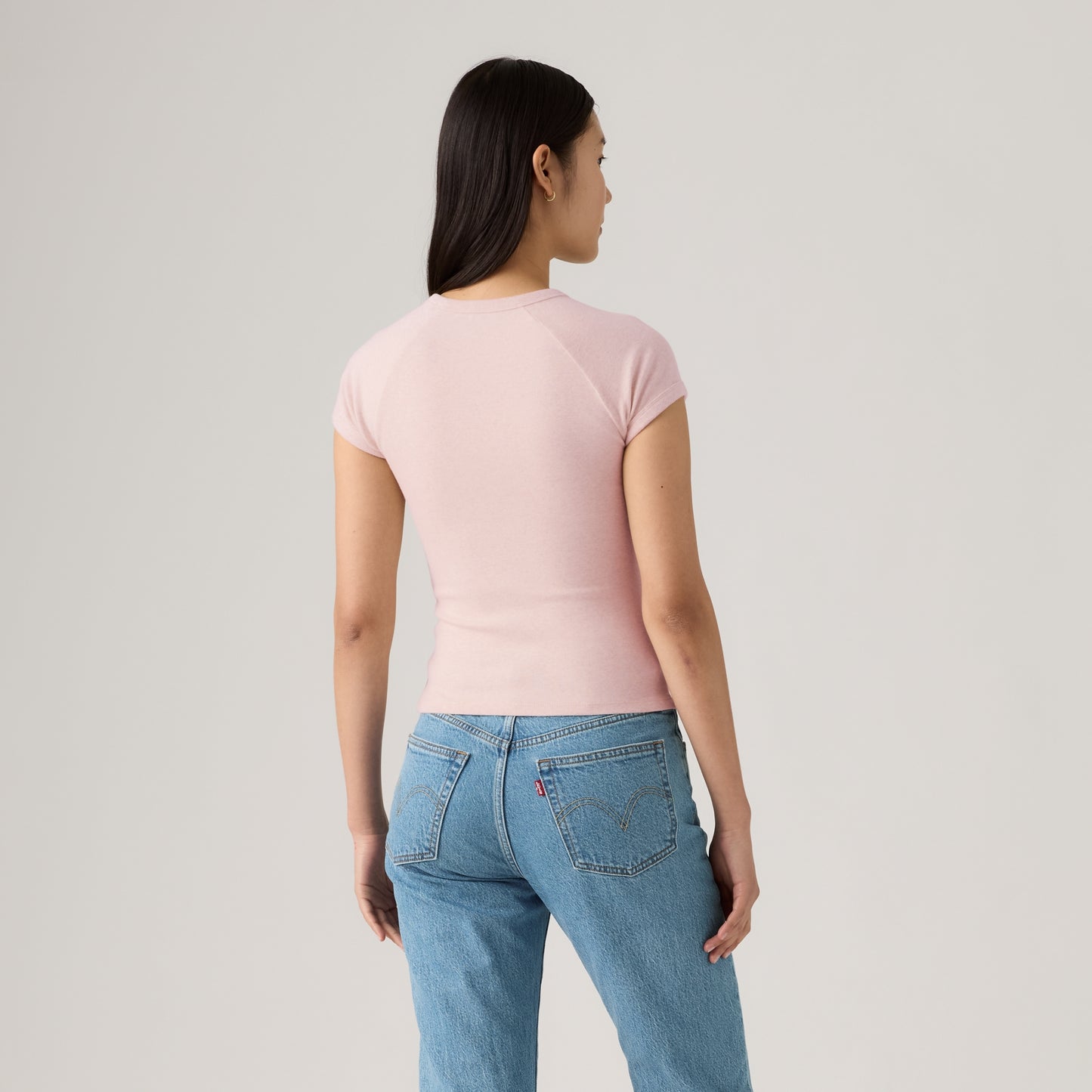 LEVI'S® WOMEN'S GRAPHIC RILEY RAGLAN TEE - PINK