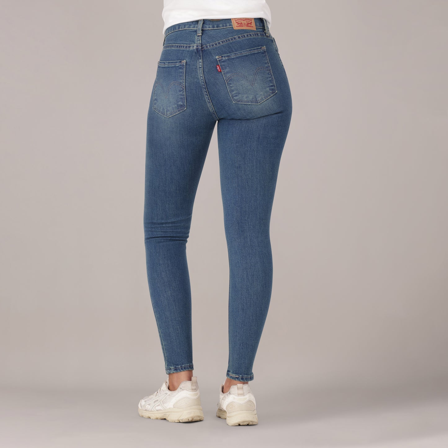 LEVI'S® WOMEN'S CURVY SUPER SKINNY  - MED INDIGO - WORN IN