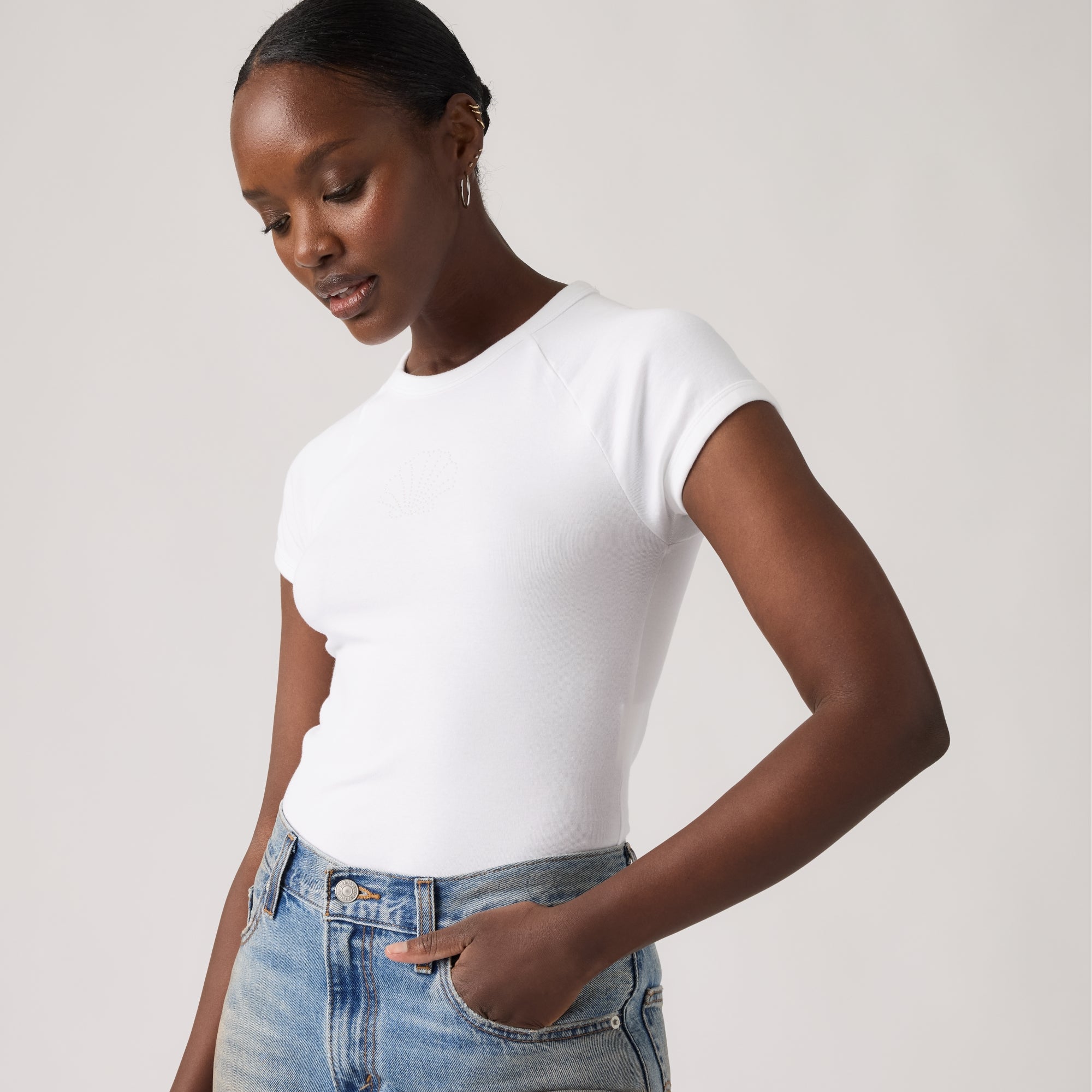 LEVI'S® WOMEN'S GRAPHIC RILEY RAGLAN TEE - WHITE