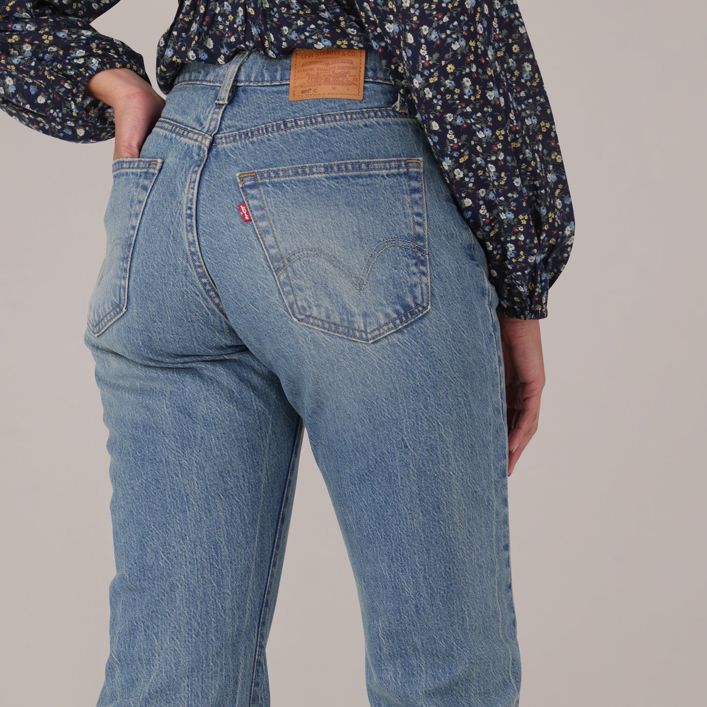 LEVI'S® WOMEN'S 501® CURVE JEANS - MED INDIGO - WORN IN