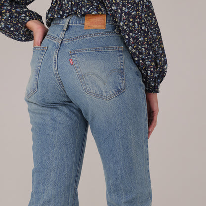 LEVI'S® WOMEN'S 501® CURVE JEANS - MED INDIGO - WORN IN