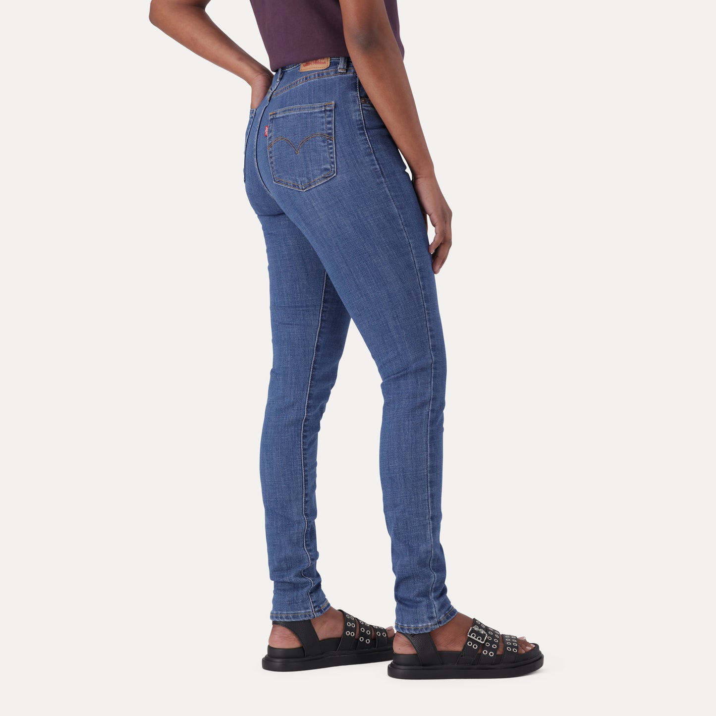 LEVI’S® WOMEN'S 721 HIGH-RISE SKINNY JEANS - MED INDIGO - FLAT FINISH