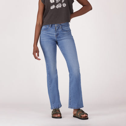 LEVI'S® WOMEN'S CURVY FLARE  - MED INDIGO - WORN IN
