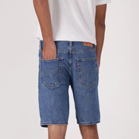LEVI'S® MEN'S 405 STANDARD SHORTS - MED INDIGO - WORN IN
