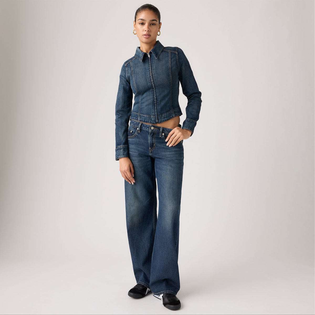 Levi's® Women's Low Loose Jeans - Med Indigo - Worn In