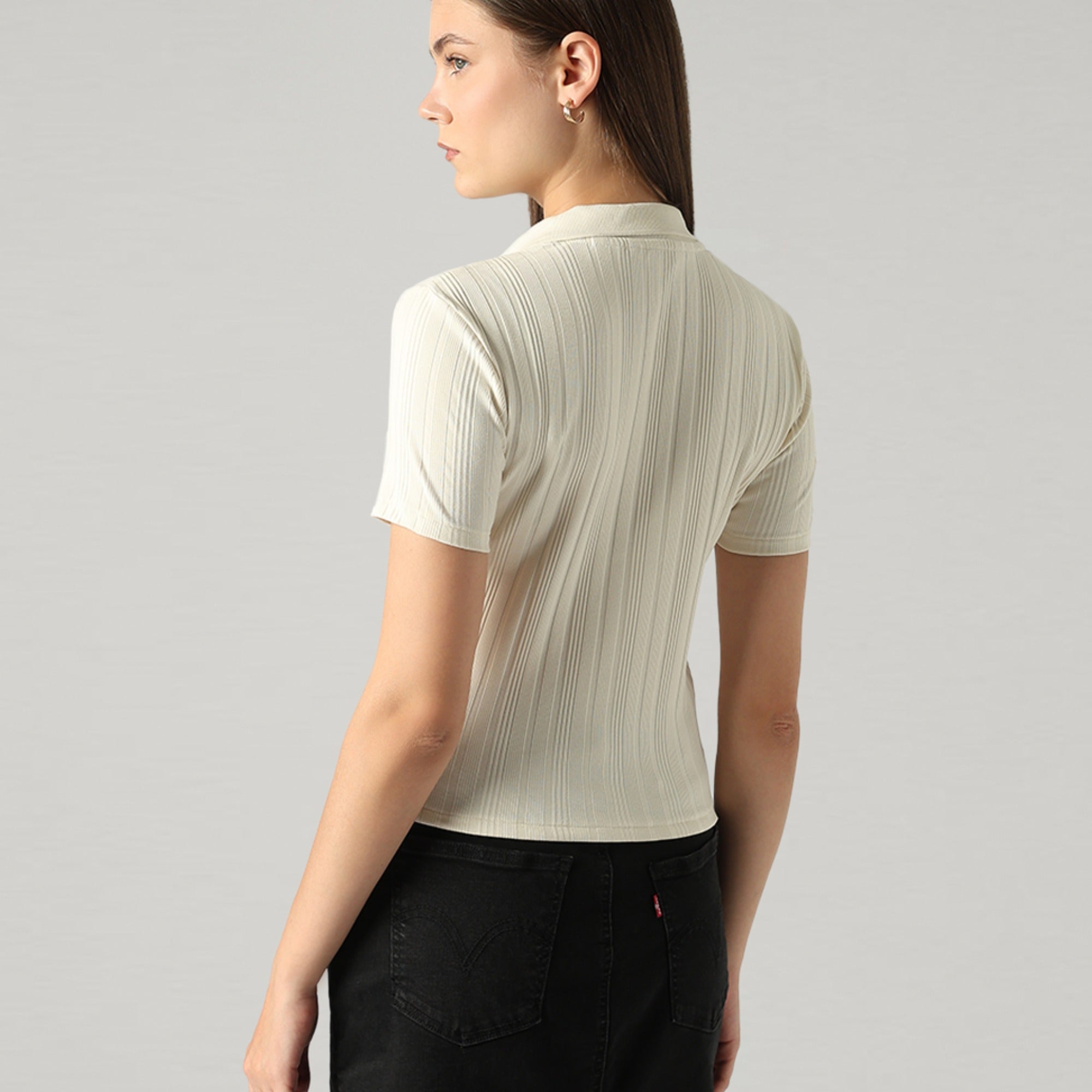 LEVI'S® WOMEN'S TEXTURED SLIM FIT RIBBED SHIRT - WHITE