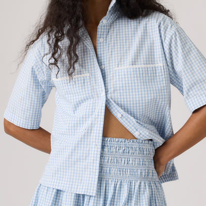 LEVI'S® WOMEN'S NOVELTY HARLIE SHORT-SLEEVE CROPPED SHIRT - BLUE