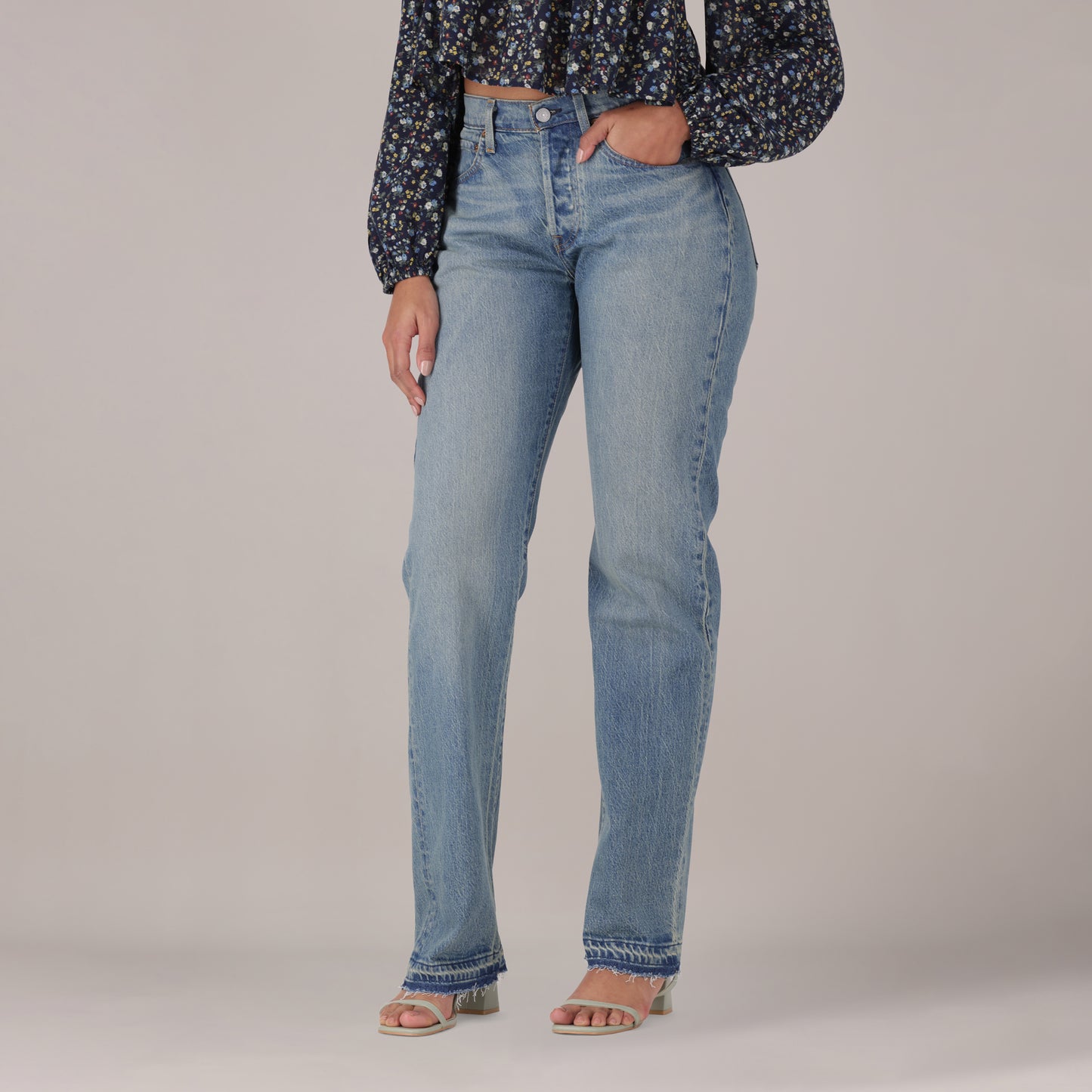 LEVI'S® WOMEN'S 501® CURVE JEANS - MED INDIGO - WORN IN