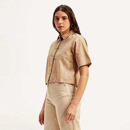 LEVI’S® WOMEN'S FLORAL SPREAD COLLAR SHIRT - TAN