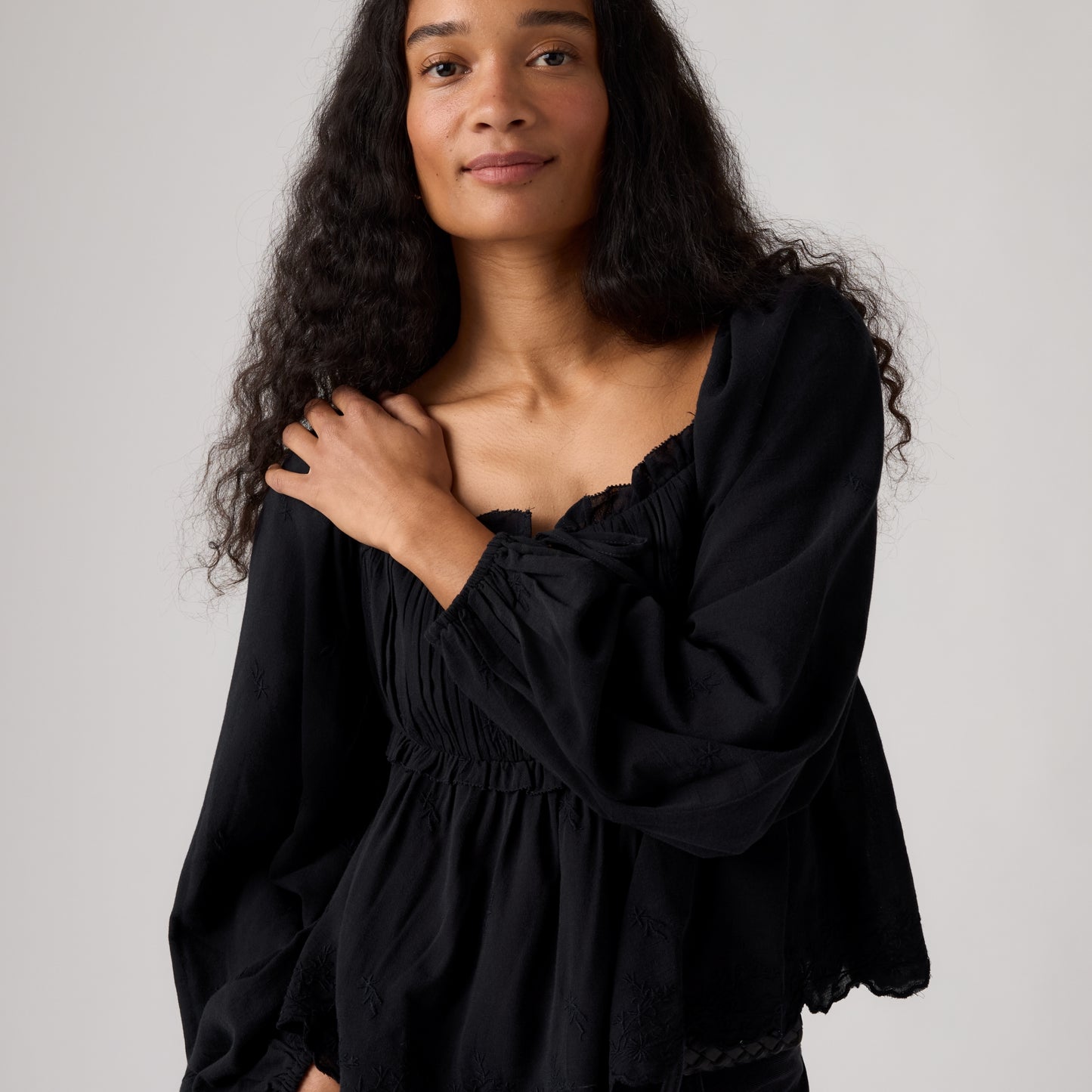 LEVI'S® WOMEN'S RYAN SHORT-SLEEVE CREPE BLOUSE - BLACK