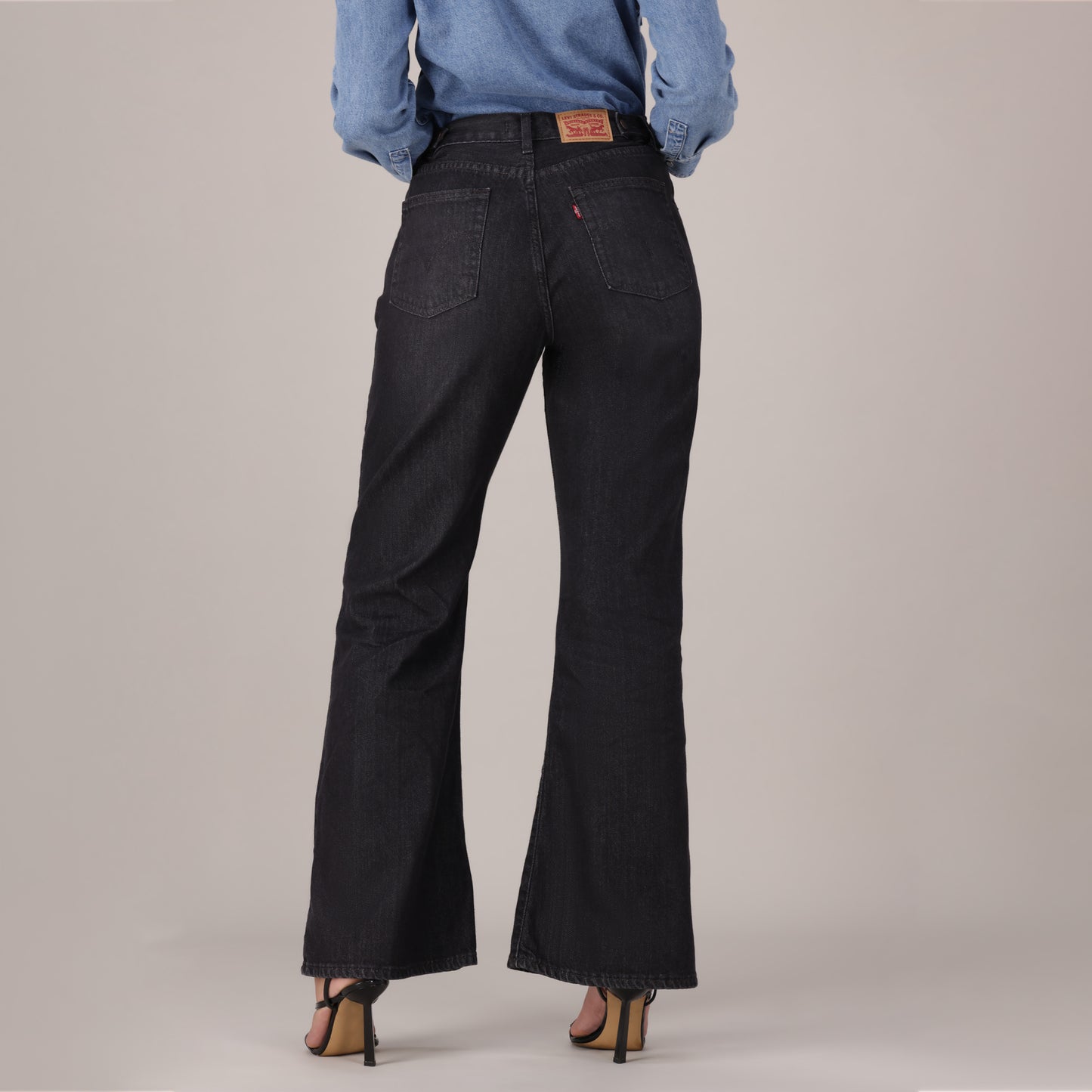 LEVI'S® WOMEN'S CINCH FLARE JEANS - BLACK