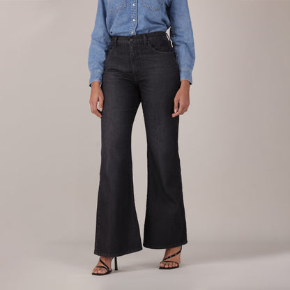 LEVI'S® WOMEN'S CINCH FLARE JEANS - BLACK