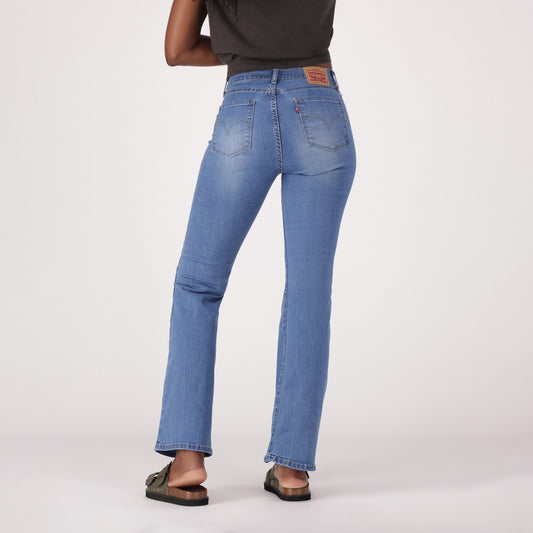 LEVI'S® WOMEN'S CURVY FLARE  - MED INDIGO - WORN IN