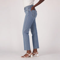 LEVI'S® WOMEN'S 501® CURVE JEANS - MED INDIGO - WORN IN