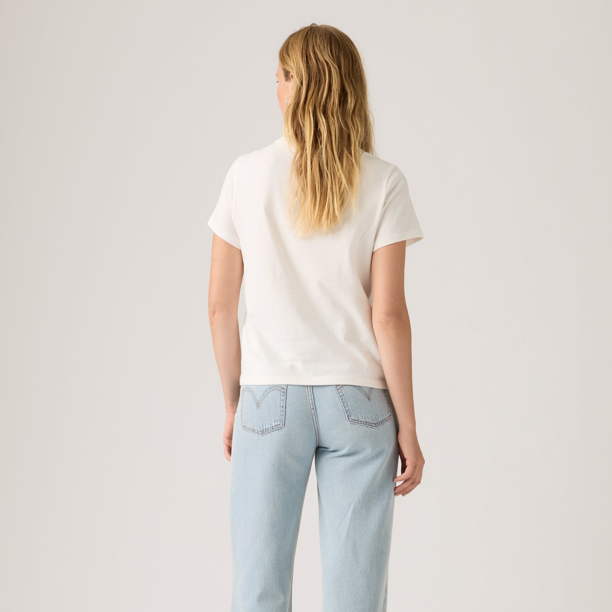 LEVI'S® WOMEN'S GRAPHIC FAVORITE TEE - MULTI COLOUR