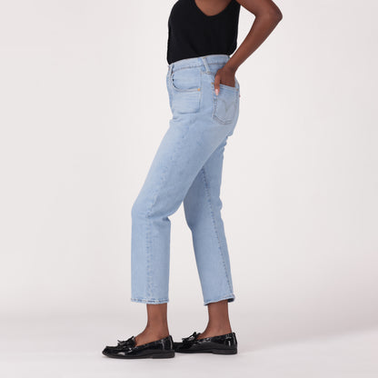 LEVI'S® WOMEN'S 501® ORIGINAL CROPPED JEANS - MED INDIGO - WORN IN