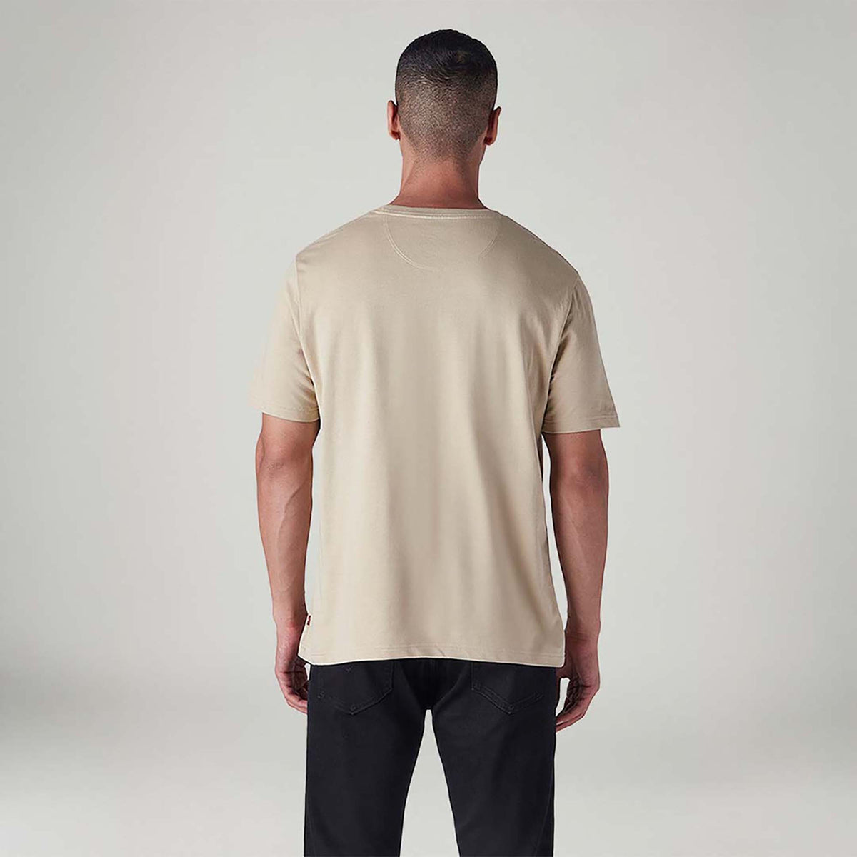 LEVI'S® MEN'S EMBROIDERED REGULAR FIT T-SHIRT - NEUTRAL