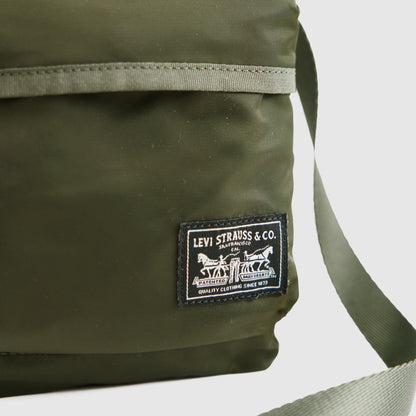 LEVI'S® MEN'S MISSION BAY CROSSBODY POUCH - GREEN