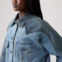 LEVI'S® WOMEN'S '90S WESTERN PIECED TRUCKER JACKET - MED INDIGO - WORN IN