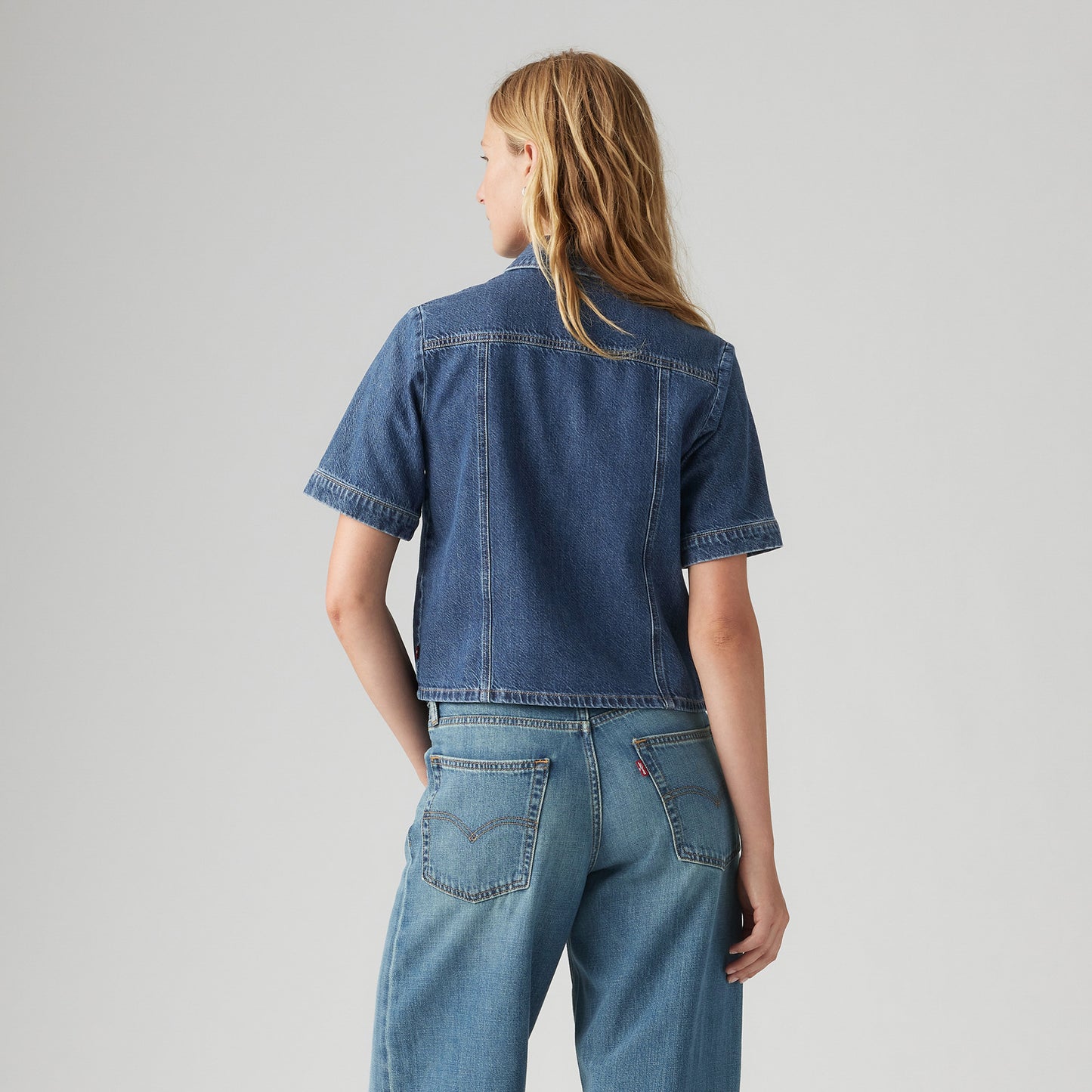 LEVI'S® WOMEN'S RINOA CAMP SHIRT - MED INDIGO - FLAT FINISH