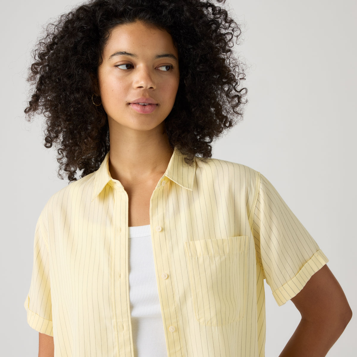 LEVI'S® WOMEN'S DARLENE SHORT-SLEEVE SHIRT - YELLOW