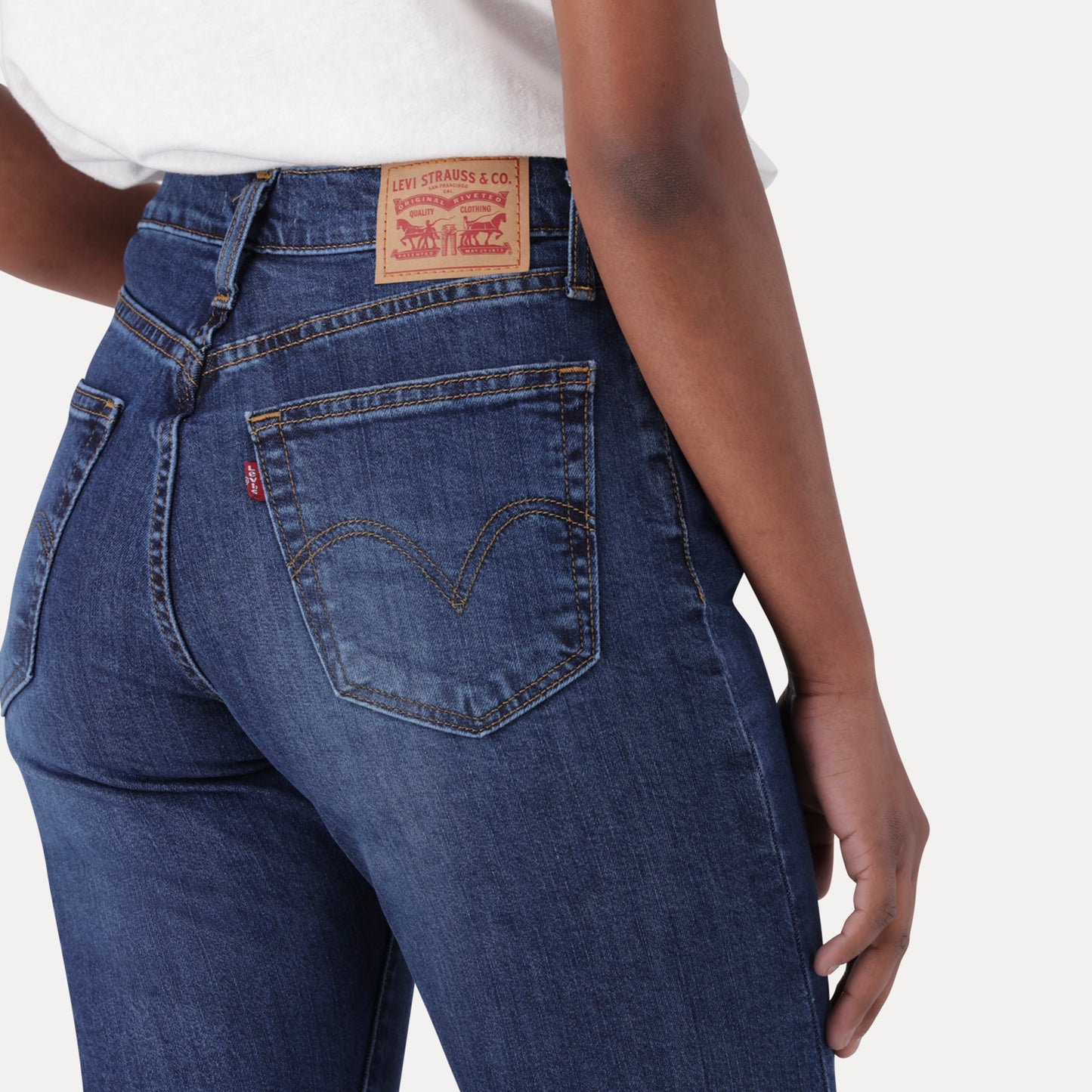 LEVI'S® WOMEN'S WEDGIE STRAIGHT JEANS - DARK INDIGO - WORN IN