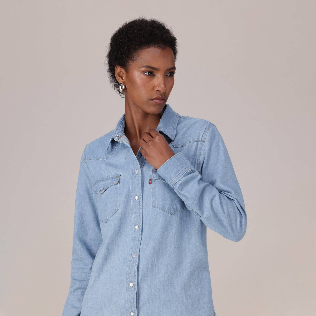 LEVI'S® WOMEN'S HERITAGE WESTERN DENIM SHIRT - MED INDIGO - WORN IN