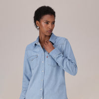 LEVI'S® WOMEN'S HERITAGE WESTERN DENIM SHIRT - MED INDIGO - WORN IN