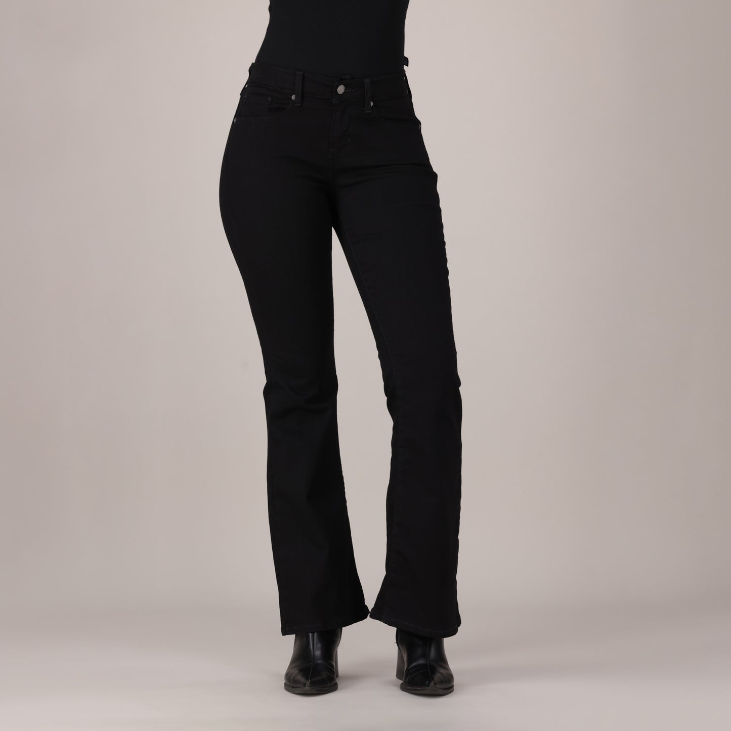 LEVI'S® WOMEN'S CURVY FLARE  - BLACK