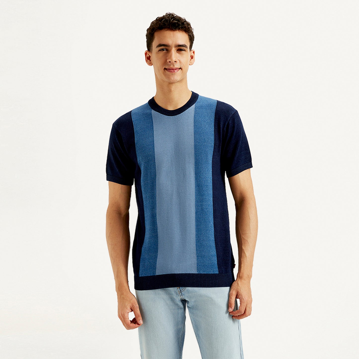 LEVI’S® MEN'S SOLID SLIM FIT T-SHIRT - BLUE
