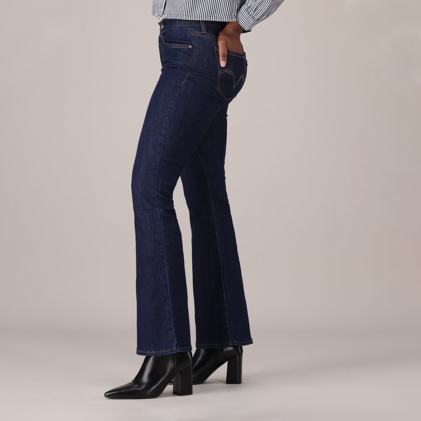LEVI'S® WOMEN'S CURVY FLARE  - DARK INDIGO - FLAT FINISH