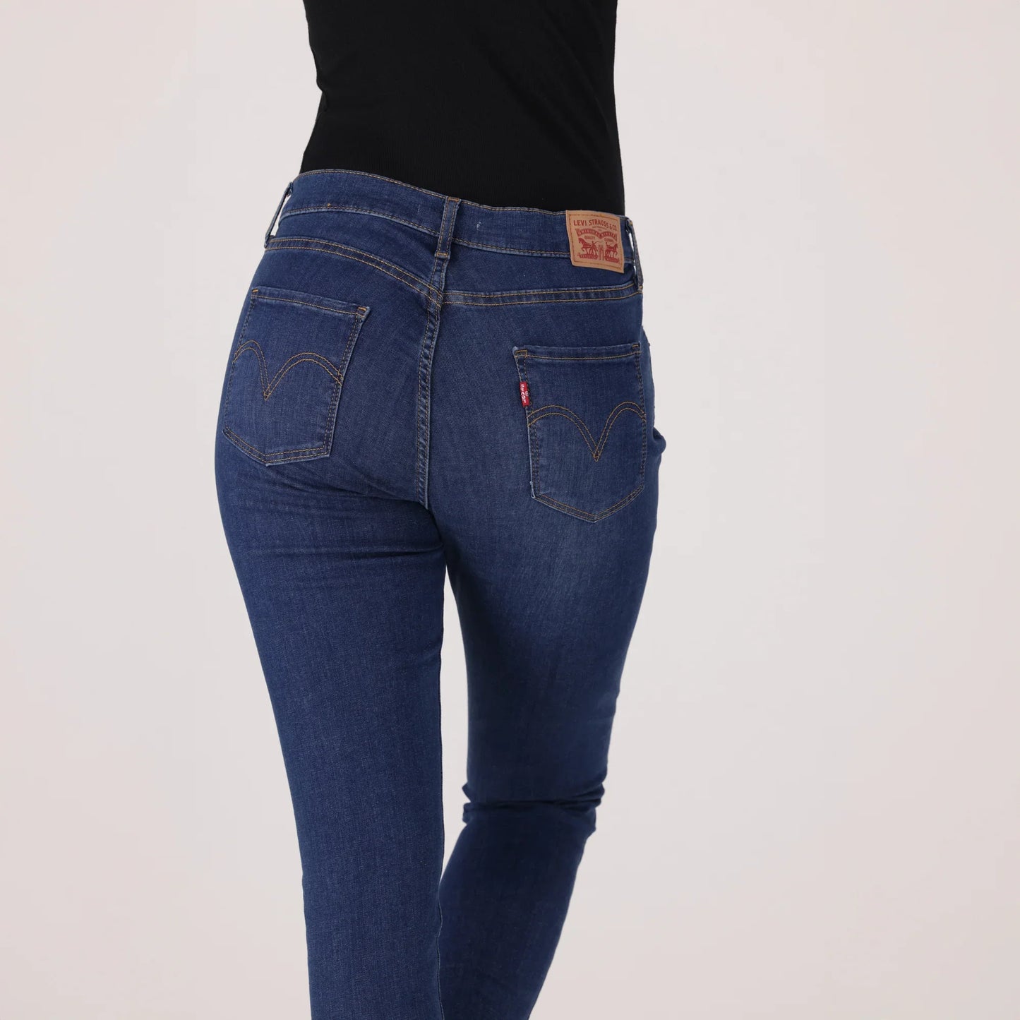 LEVI'S® CURVY HIGH-RISE SUPERSKINNY - MED INDIGO - WORN IN