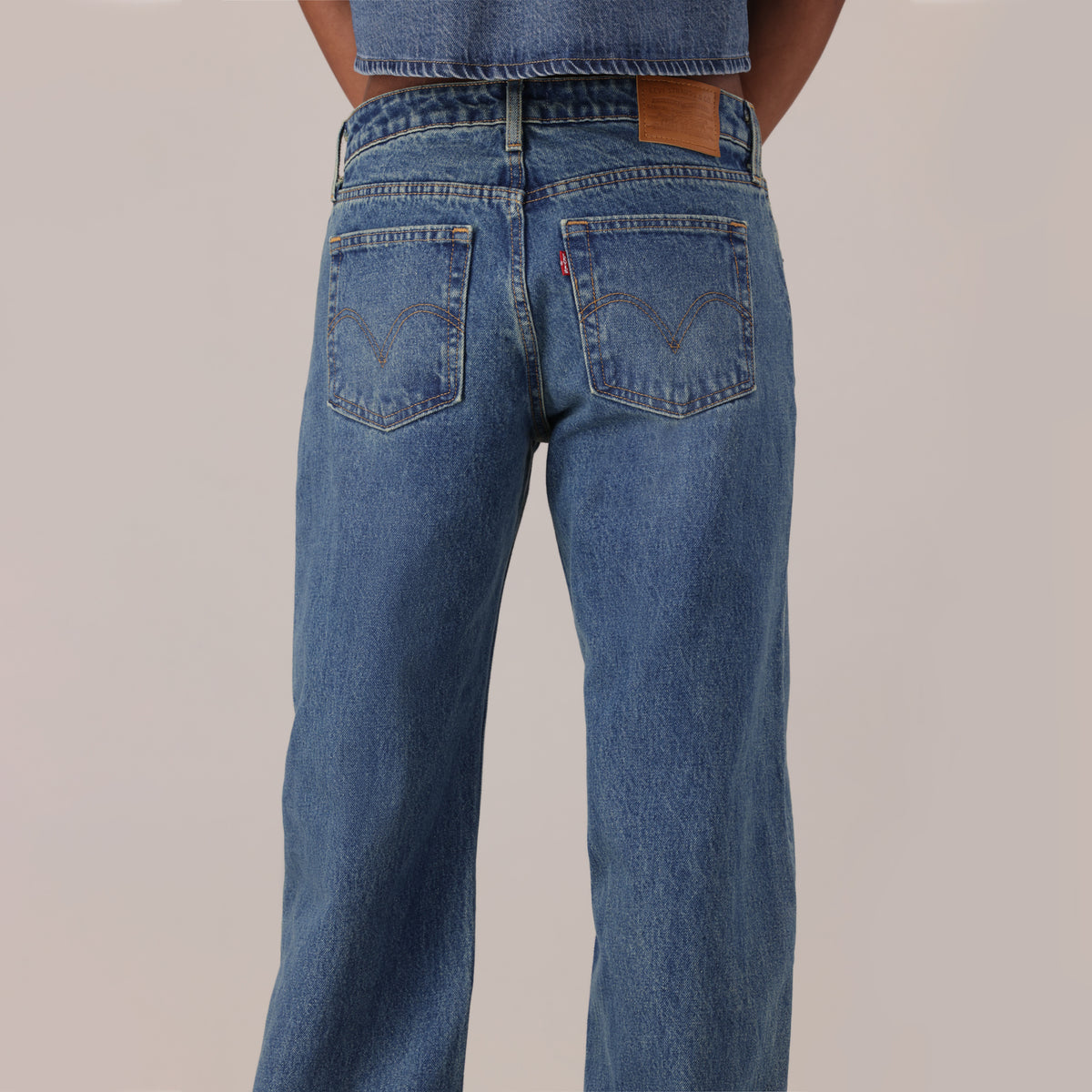 LEVI'S® WOMEN'S LOW LOOSE JEANS - MED INDIGO - WORN IN