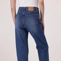 LEVI'S® WOMEN'S RIBCAGE STRAIGHT ANKLE JEANS - DARK INDIGO - WORN IN