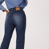 LEVI'S® WOMEN'S 501® CURVE JEANS - MED INDIGO - WORN IN
