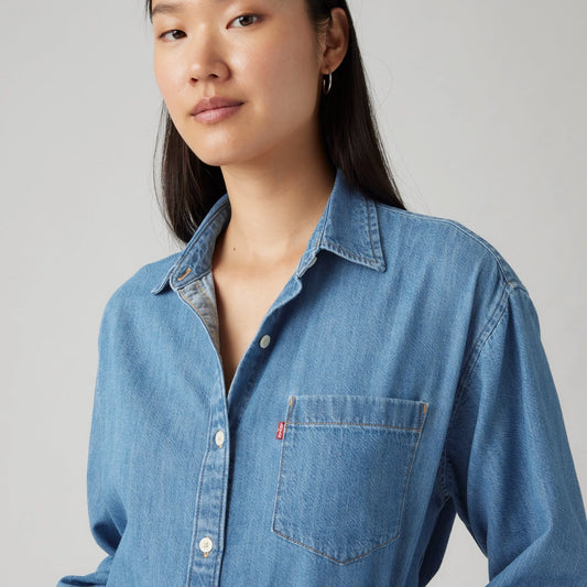 LEVI'S® WOMEN'S HARLIE BOYFRIEND SHIRT - MED INDIGO - FLAT FINISH