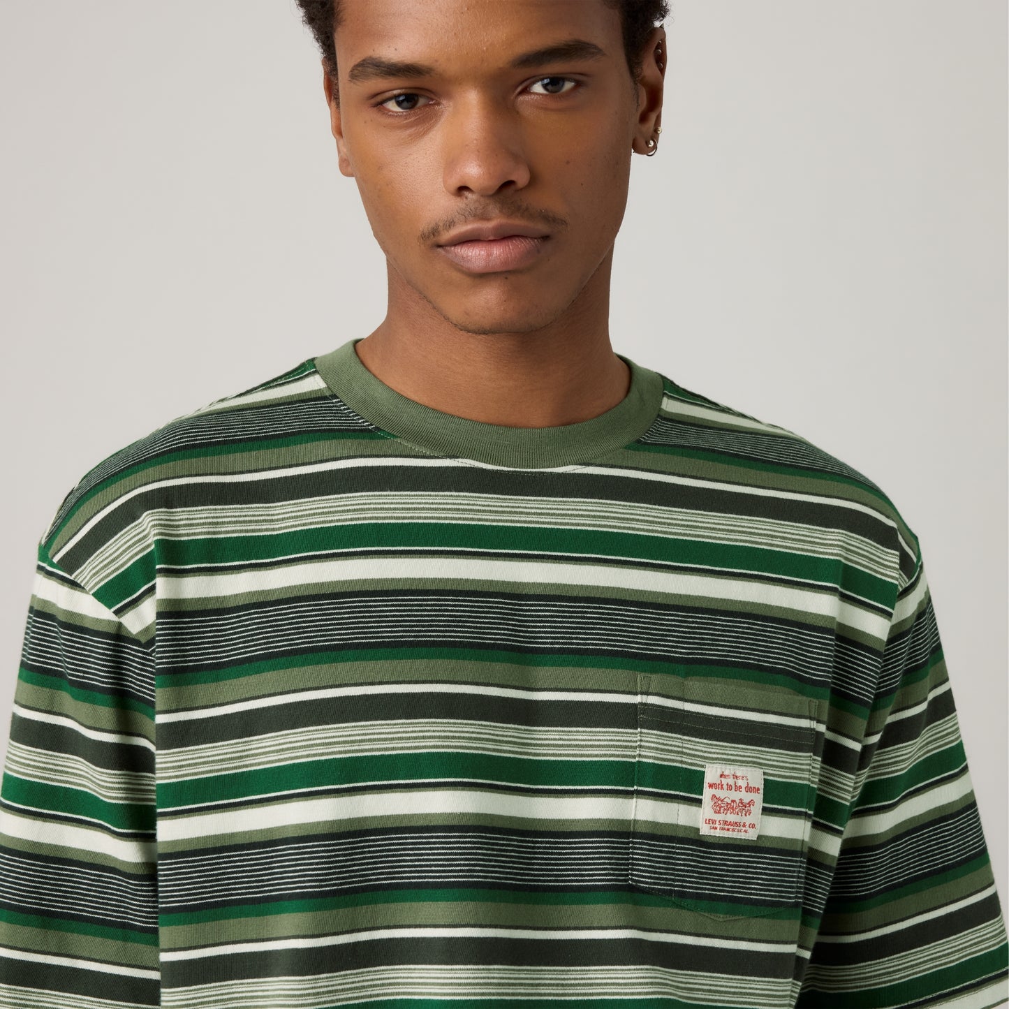 LEVI'S® MEN'S HALF-SLEEVE T-SHIRT - NEUTRAL