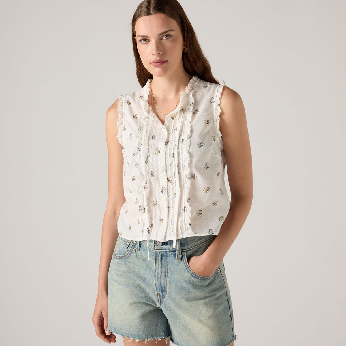 LEVI'S® WOMEN'S SHELBY SLEEVELESS SLIM BLOUSE - MULTI-COLOR