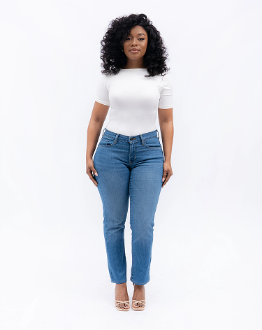 CURVY STRAIGHT