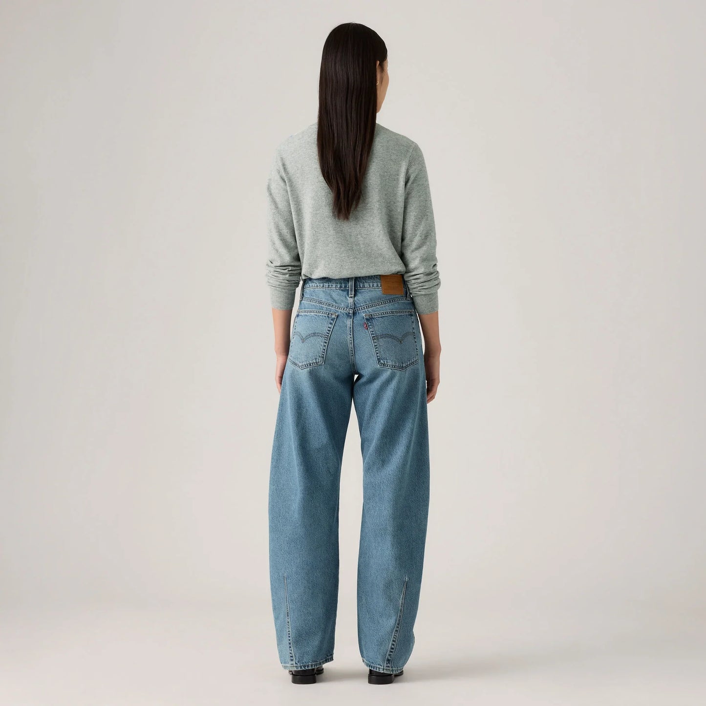 LEVI'S® WOMEN'S BAGGY DAD BARREL JEANS - MED INDIGO - WORN IN