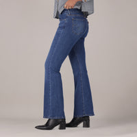 LEVI'S® WOMEN'S CURVY FLARE  - MED INDIGO - WORN IN