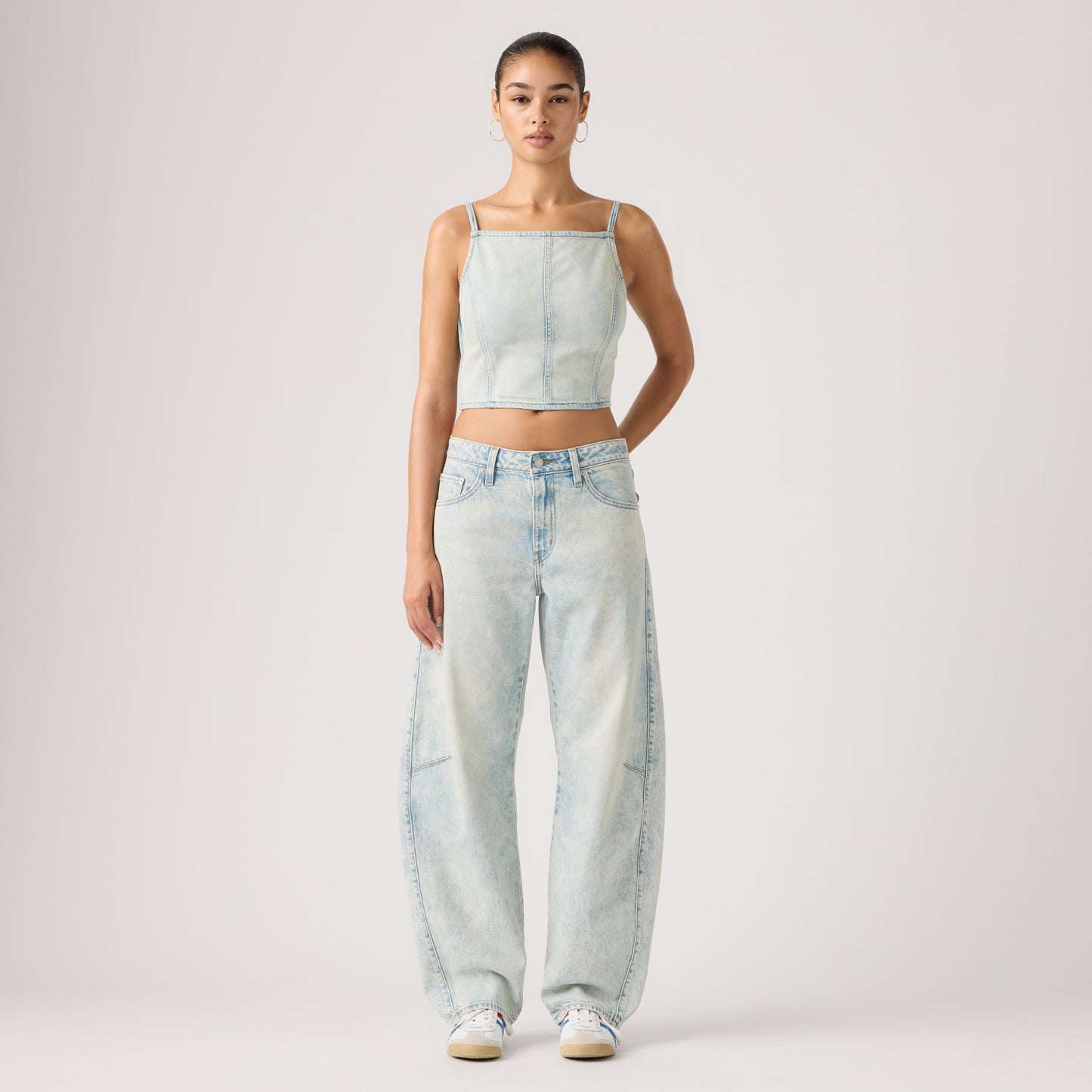 LEVI'S® WOMEN'S BAGGY DAD BARREL JEANS - LIGHT INDIGO - WORN IN
