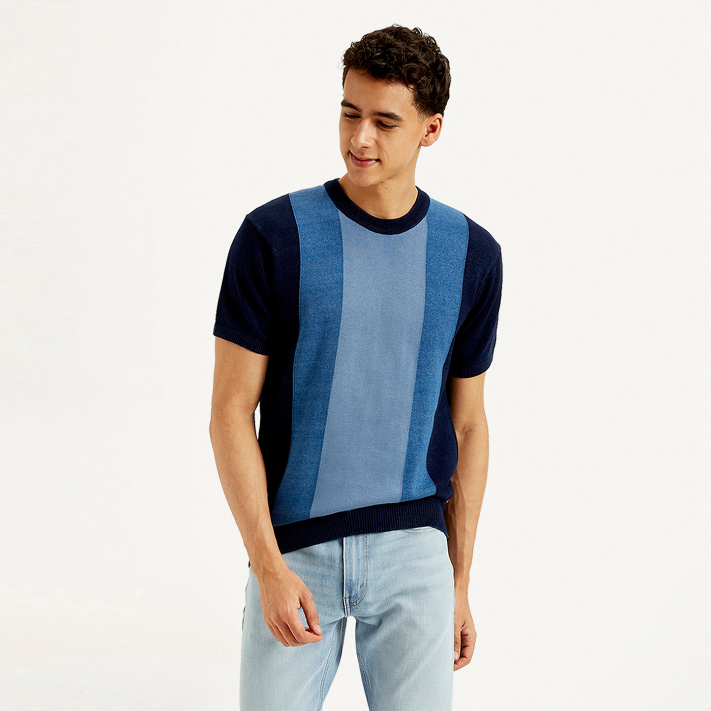 LEVI’S® MEN'S SOLID SLIM FIT T-SHIRT - BLUE
