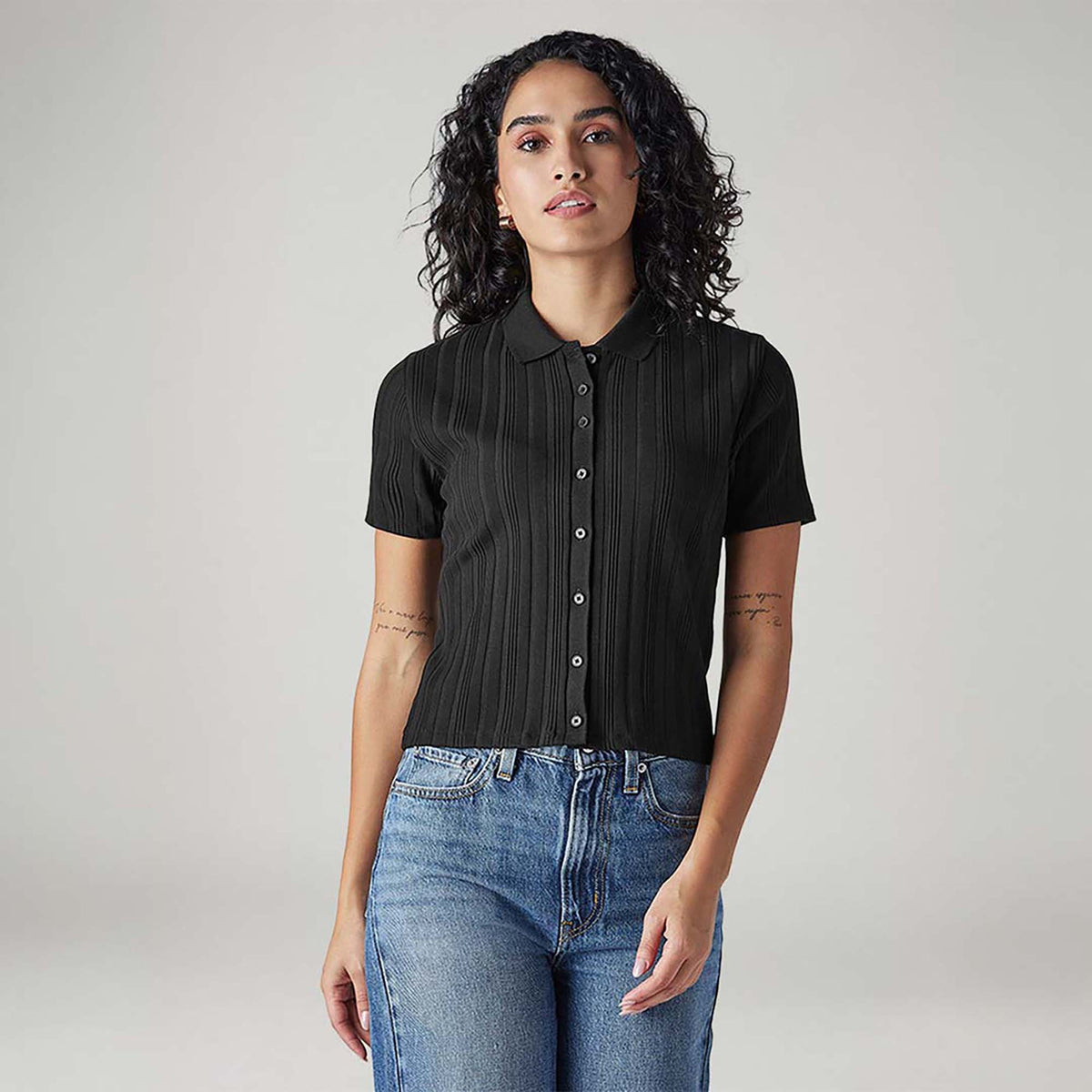 LEVI'S® WOMEN'S TEXTURED SLIM FIT RIBBED SHIRT - BLACK