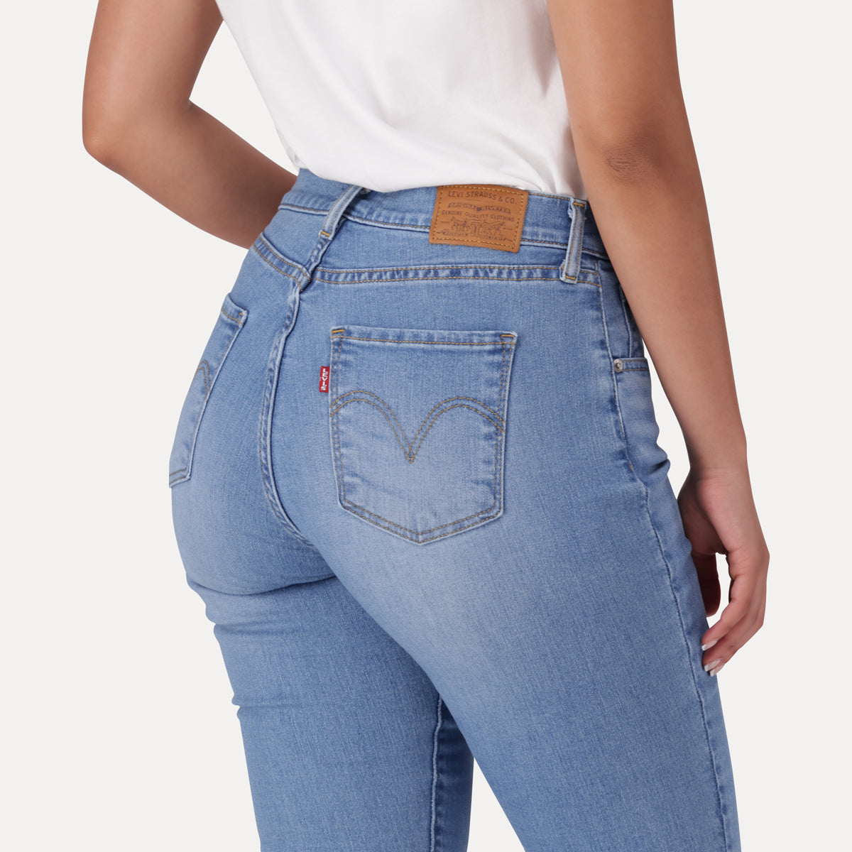 LEVI'S® WOMEN'S CURVY SKINNY  - MED INDIGO - WORN IN